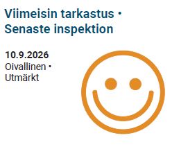 Kuva kuvaa teatterin saaamaa arviota elintarvikeviranomaisten tarkastuksessa. Tekstiä: Viimeisin tarkastus, senaste inspektion 10.9.2026, Oivallinen, Utmärkt. Hymynaama. Kuvaa klikkaamalla pääsee lukemaan raportin PDF-tiedostona.
